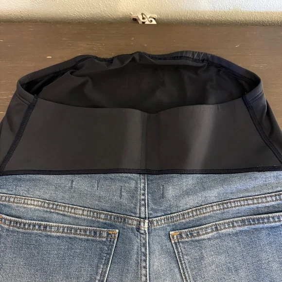 Madewell Maternity High Rise Jean Shorts Over the Belly Size 29 Raw Hem - Picture 8 of 12